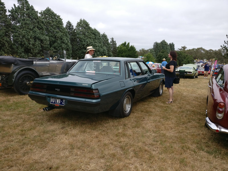 Some sort of HDT improved Statesman, disgustingly clean